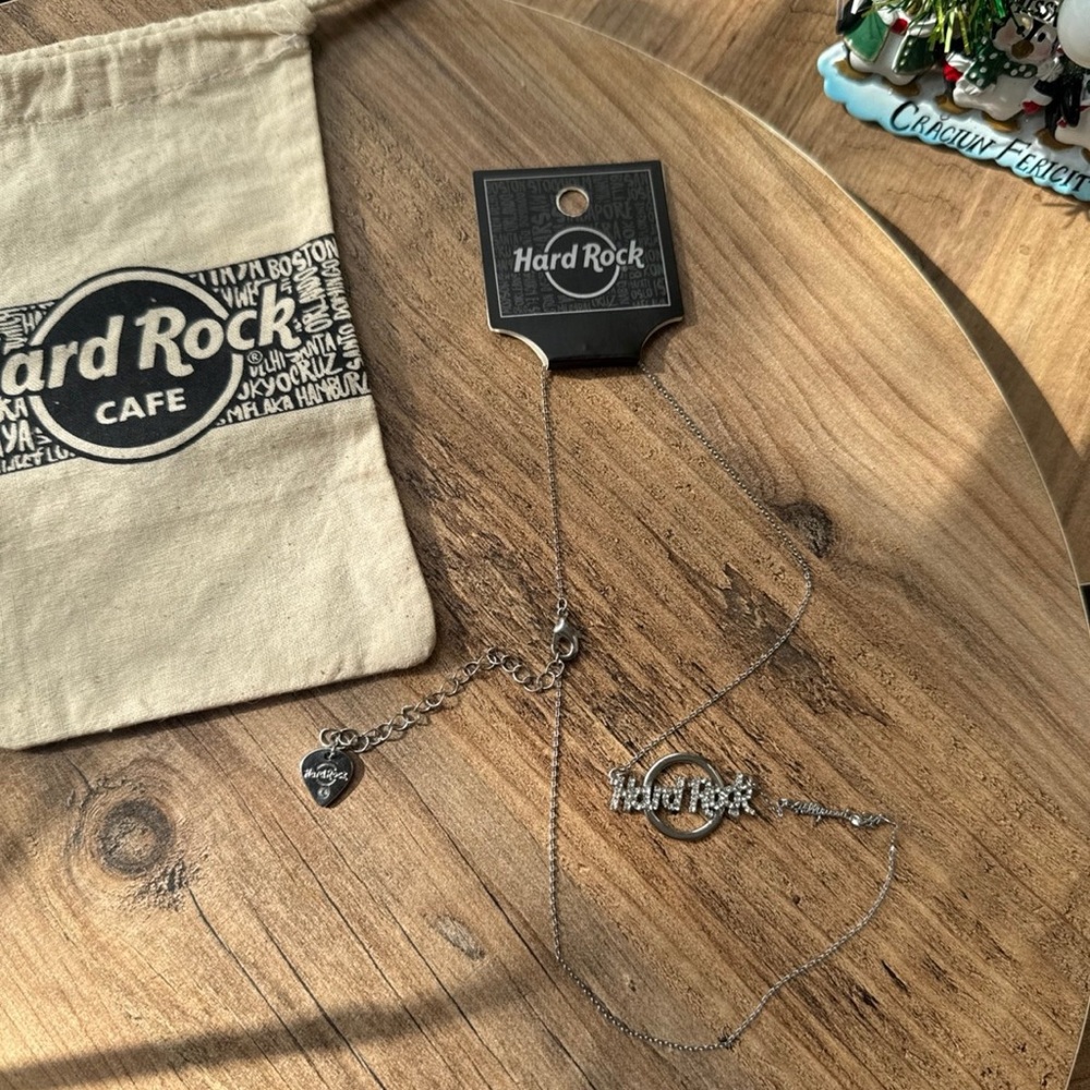 Hard Rock Hollywood Fl souvenir silver tone necklace with charm+ zirconia stones